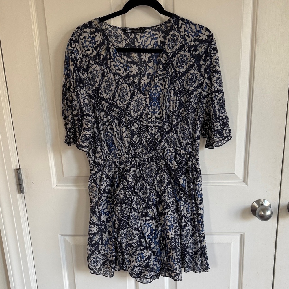 Women’s Blue and White Patterned Short Dress